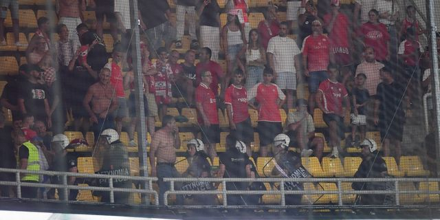 Νέα Φιλαδέλφεια: Ένταση με αστυνομία και οπαδούς μετά το ματς ΑΕΚ – Μπερ Σεβά