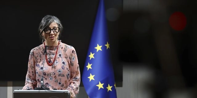 Ποια είναι η Φραντσέσκα Αλμπανέζε που έχει εκνευρίσει τον Ντόναλντ Τραμπ