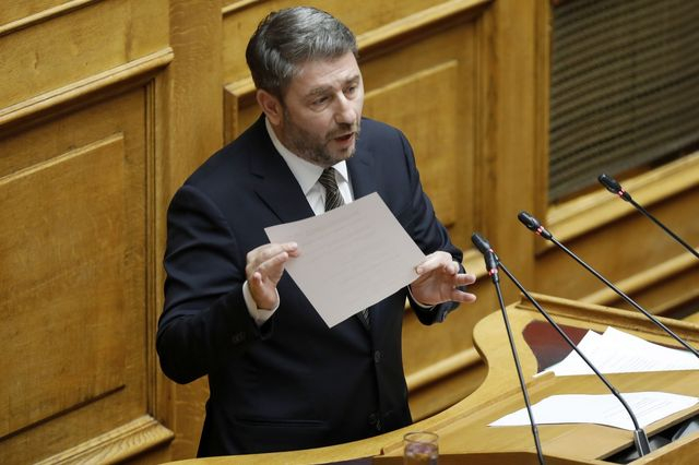 Νίκος Ανδρουλάκης: Όργιο αδιαφάνειας με απευθείας αναθέσεις