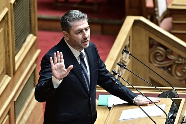 Ανδρουλάκης: “Σήμερα ψηφίζετε την αθώωση του Καραμανλή”