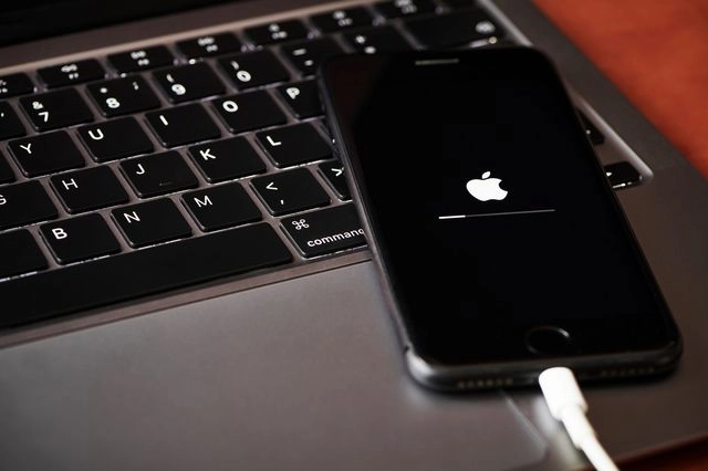 Η Apple κάνει εκατομμυριούχο όποιον “σπάσει” το iPhone σου