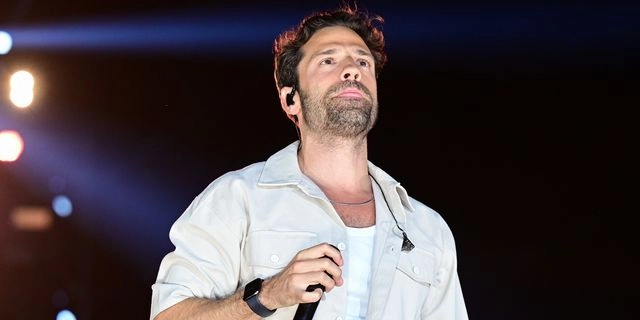 Κωνσταντίνος Αργυρός: Δάκρυσε στη σκηνή στη συναυλία του στην Κωνσταντινούπολη