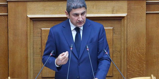 ΟΠΕΚΕΠΕ: Ο Αυγενάκης τα ρίχνει όλα στο ΠΑΣΟΚ, απαντά σε Σημανδαράκο και “Φραπέ”