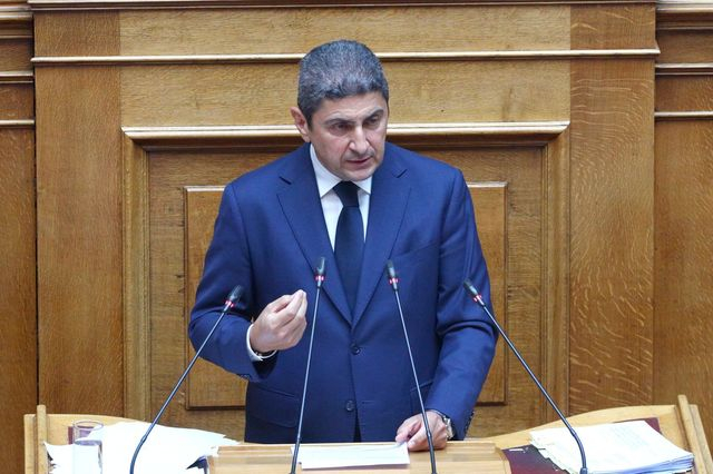 ΟΠΕΚΕΠΕ: Ο Αυγενάκης τα ρίχνει όλα στο ΠΑΣΟΚ, απαντά σε Σημανδαράκο και “Φραπέ”