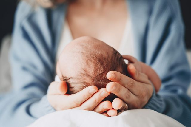 Η ΑΙ έδωσε παιδί σε ζευγάρι που προσπαθούσε να τεκνοποιήσει 18 χρόνια