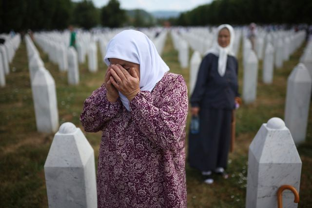 Βοσνία – Ερζεγοβίνη: Τιμήθηκε η μνήμη των θυμάτων της σφαγής στη Σρεμπρένιτσα
