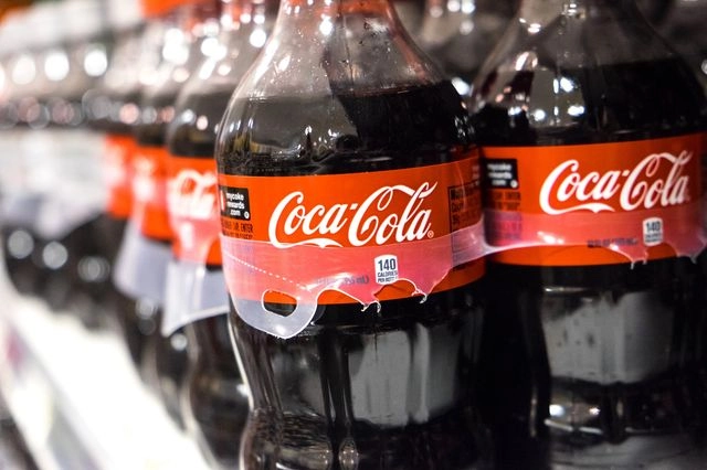 Ο Τραμπ αλλάζει (;) και την Coca Cola – Το συστατικό που ενδέχεται να αντικατασταθεί