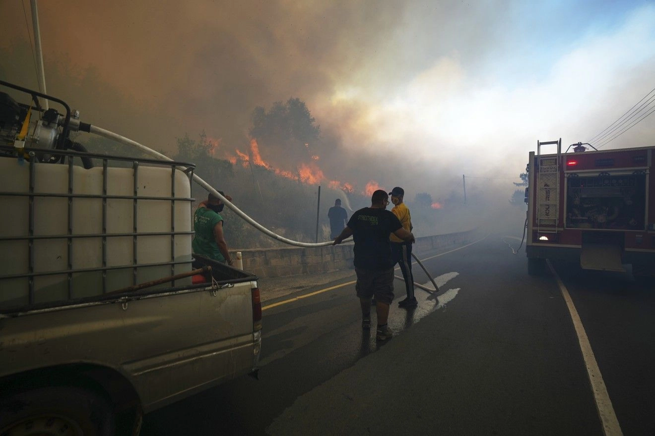 Φωτιές στην Κύπρο: Τα λάθη που οδήγησαν στην καταστροφή