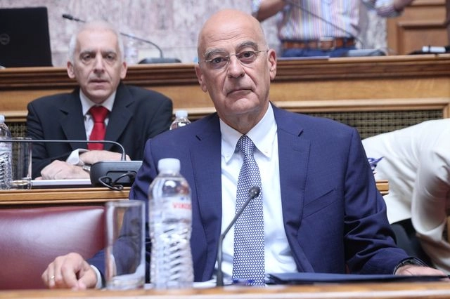 Δένδιας για τα ρουσφέτια: “Αν πάει κληρωτός σε πλοίο, μόνο ο Αρχιεπίσκοπος δεν παίρνει τηλέφωνο”