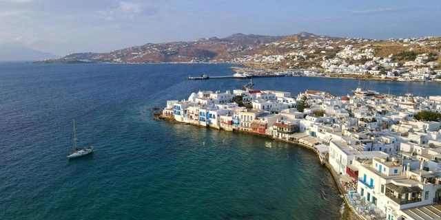 Από Ηράκλειο στις Κυκλάδες: Κάθε νησί και μια ξεχωριστή εμπειρία