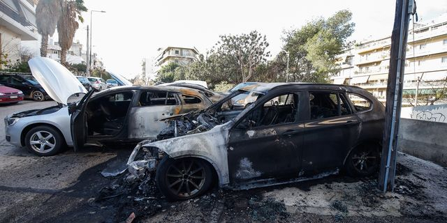 Μεταξουργείο: Συνελήφθη 55χρονος για εμπρησμούς σε αυτοκίνητα και κάδους απορριμμάτων