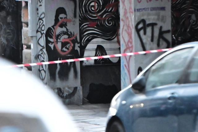 Εξάρχεια: Κινητοποίηση της ΕΛ.ΑΣ. για ύποπτο αντικείμενο