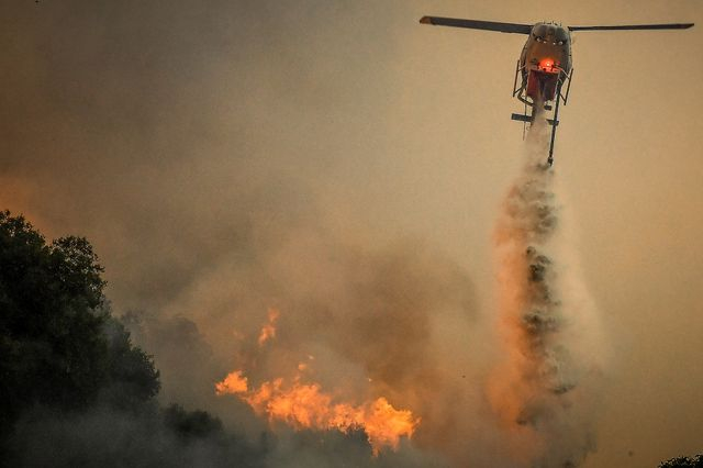 Αναζωπύρωση της φωτιάς στον Φενεό Κορινθίας – Ήχησε το 112