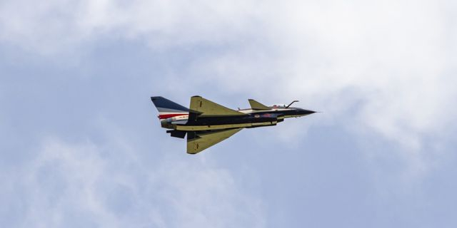 Το Ιράν εξετάζει το ενδεχόμενο προμήθειας μαχητικών αεροσκαφών από την Κίνα