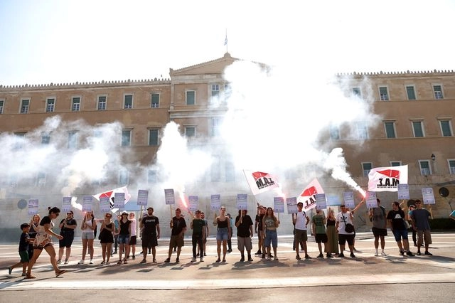Συλλαλητήριο στο Σύνταγμα κατά του νέου νομοσχέδιου του υπ. Παιδείας – Βίντεο