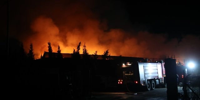 Φωτιά σε εργοστάσιο ανακύκλωσης στη Σίνδο