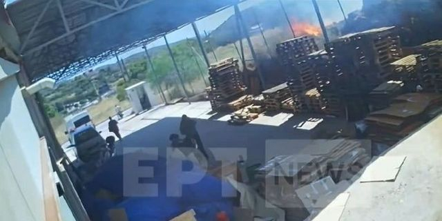 Βίντεο ντοκουμέντο από τη στιγμή που ξεσπά η φωτιά στο Κορωπί