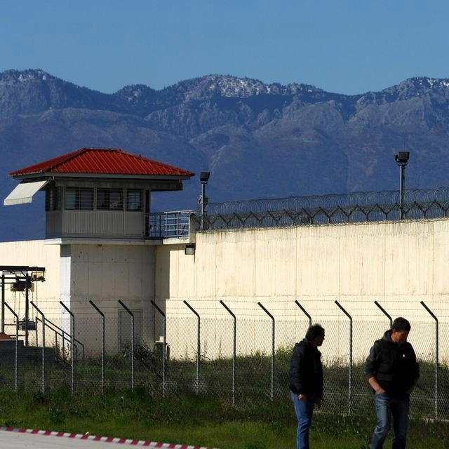 Φυλακές Τρικάλων: “Κρατούμενοι κοιμούνται στο πάτωμα”