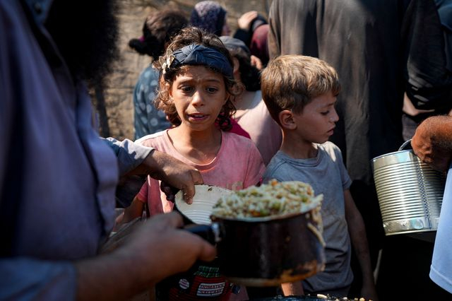 Εν εξελίξει τραγωδία στη Γάζα – Ένας στους τρεις δεν τρώει για μέρες