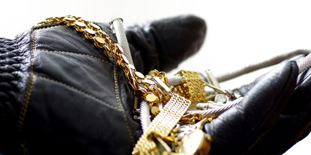 Νίκαια: “Σήκωσαν” πάνω από 11.000 ευρώ από σπίτι που προηγουμένως είχαν… καθαρίσει