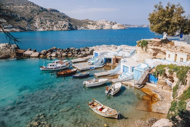 Μήλος: Μπλόκο του ΣτΕ στην εγκατάσταση μονάδας καυσίμων στον εμβληματικό Καστανά