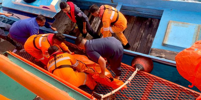 Ινδονησία: Πέντε νεκροί από φωτιά σε πλοίο – 300 άτομα διασώθηκαν
