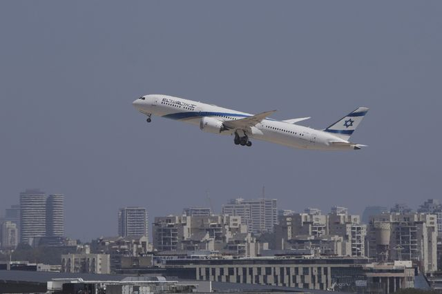 Το Ισραήλ μετέφερε “μυστικά” αεροσκάφη στην Ελλάδα πριν την επίθεση στο Ιράν