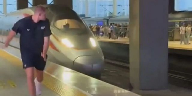 Επικός Γιόκιτς στην Κίνα: “Αναμετρήθηκε” με τρένο υψηλής ταχύτητας – Βίντεο