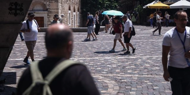 Καιρός: Πέφτει η θερμοκρασία, επιμένουν τα μποφόρ