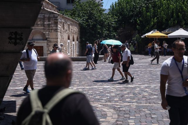 Καιρός: Πέφτει η θερμοκρασία, επιμένουν τα μποφόρ