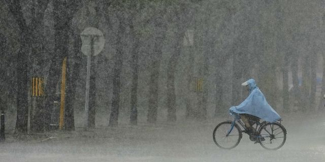 Κίνα: Τουλάχιστον 60 νεκροί από καταρρακτώδεις βροχές
