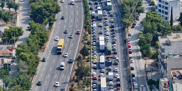 Κίνηση στους δρόμους: Καθυστερήσεις σε Κηφισό και Αττική Οδό – LIVE ΧΑΡΤΗΣ