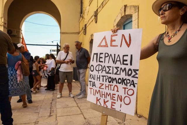 Βίαιη επίθεση φασιστών στα γραφεία του ΚΚΕ στα Χανιά