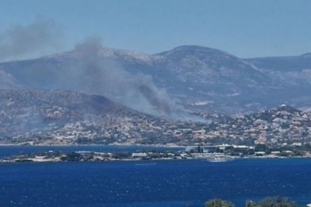 Κυκλοφοριακές ρυθμίσεις για τη φωτιά στο Κορωπί – Ποιοι δρόμοι έκλεισαν