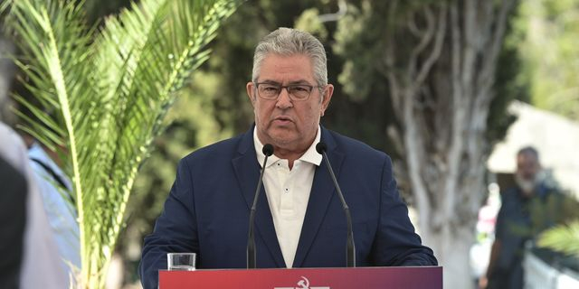 Το τελευταίο αντίο του Δημήτρη Κουτσούμπα στον Αμάρ Μπαγκντάς