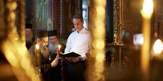 Στην Ιερά Μονή Σίμωνος Πέτρας ο Κυριάκος Μητσοτάκης