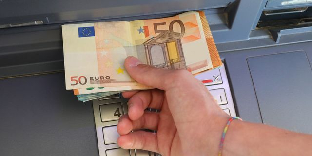 Κυβέρνηση: Δεν θα επιτρέψουμε χρεώσεις δύο ταχυτήτων στα ΑΤΜ
