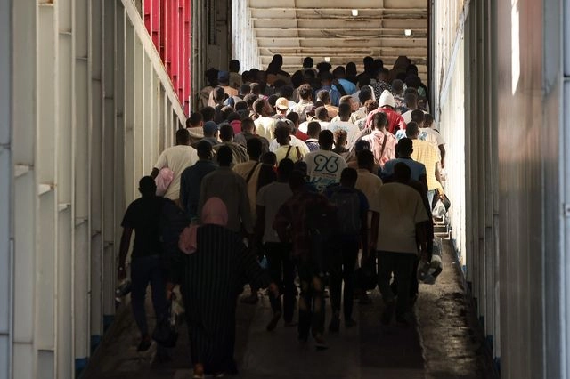 Στο Λαύριο μεταφέρονται 247 μετανάστες από την Κρήτη