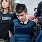 Μεταγωγή της 25χρονης Ειρήνης Μουρτζούκου από τη Γενική Αστυνομική Διεύθυνση Αττικής στο Δικαστικό Μέγαρο Αχαΐας