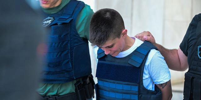 Η Ειρήνη Μουρτζούκου οδηγείται από την ΓΑΔΑ, στον Εισαγγελέα εκτελέσεως ποινών