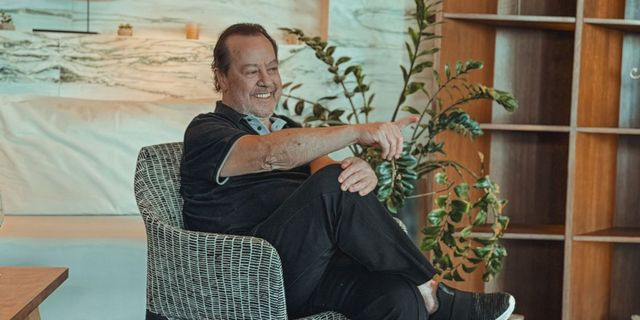 Γιάννης Πάριος – «Τα Θαλασσινά του Πάριου»: No.1 σε πωλήσεις ο δίσκος του καλοκαιριού