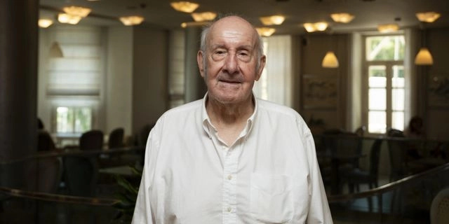 Θανάσης Νιάρχος: “Επιτέλους μόνος” στη συνέντευξη της ζωής του