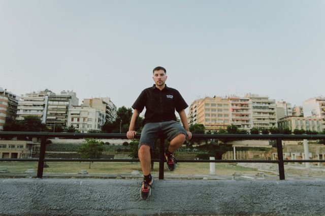 O Nikos On The Run και τα όρια στο hustle culture
