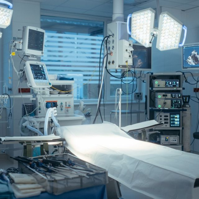 Ιατροδικαστές με ΑΙ και ψηφιακό βοηθό μετά το φιάσκο Μουρτζούκου