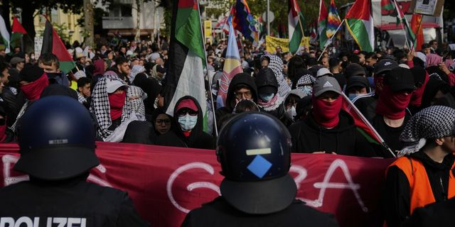 Γερμανία: Βίαιη καταστολή σε φιλοπαλαιστιανική διαδήλωση – Βίντεο