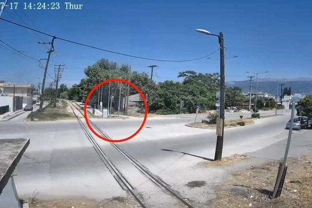 Πάτρα: Βίντεο ντοκουμέντο από τη σύγκρουση τρένου με αυτοκίνητο