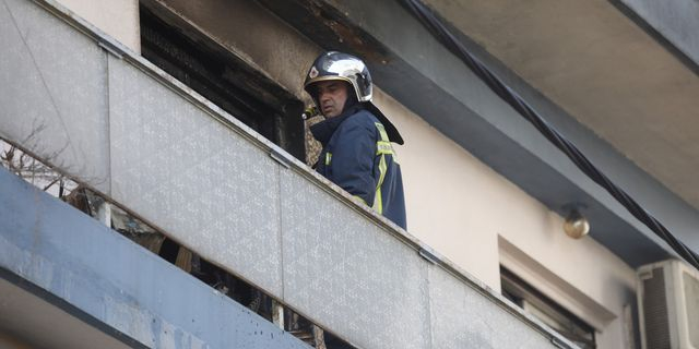 Φωτιά σε διαμέρισμα στον Πειραιά – Μια γυναίκα νεκρή