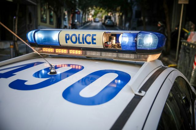 Κινητοποίηση για ύποπτο αντικείμενο στο Κολωνάκι – Επί τόπου τα ΤΕΕΜ