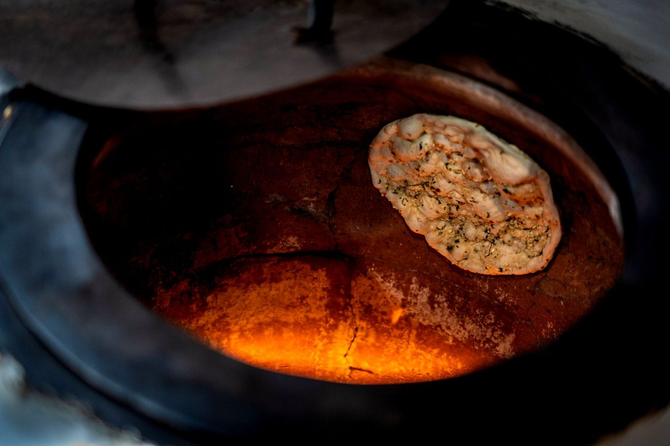 Γεύσεις του κόσμου στην Αθήνα: Πέντε μαγαζιά μεταναστών που αξίζει να ανακαλύψεις
