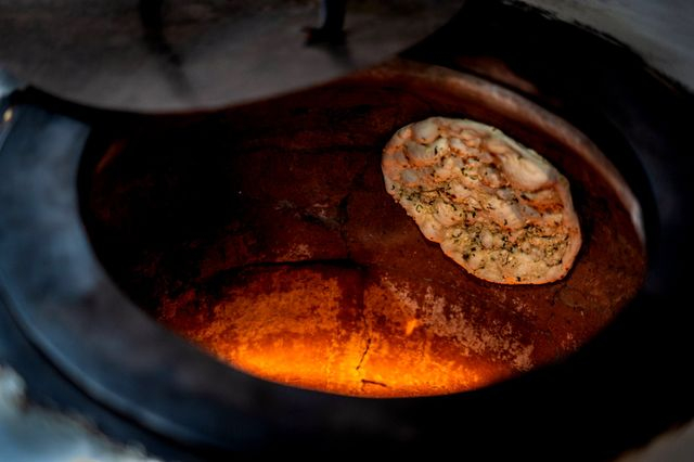 Γεύσεις του κόσμου στην Αθήνα: Πέντε μαγαζιά μεταναστών που αξίζει να ανακαλύψεις